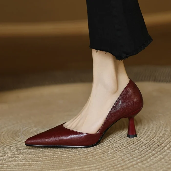 پامپ زنانه چرمی پاشنه‌سوزنی - تصویر 4