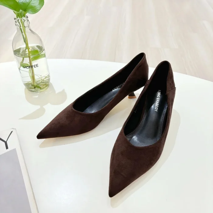 کفش پاشنه‌دار زنانه ورنی نوک‌تیز - تصویر 7