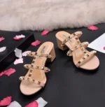 دمپایی زنانه پاشنه‌بلند میخ‌دار براق - تصویر 9