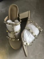 دمپایی زنانه پاشنه‌بلند میخ‌دار براق - تصویر 6