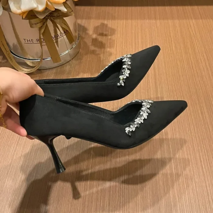 کفش زنانه مخملی نوک‌تیز پاشنه‌بلند - تصویر 6