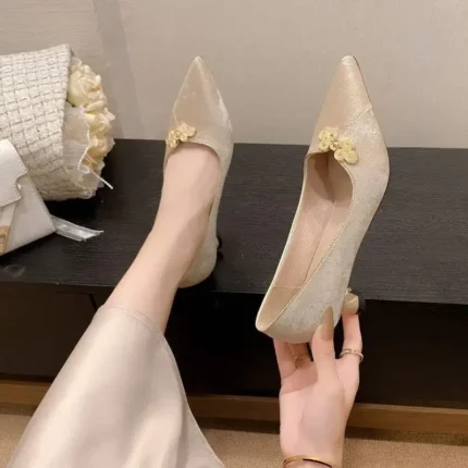 کفش زنانه ساتن پاشنه‌باریک چینی‌شیک