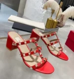 دمپایی زنانه پاشنه‌بلند میخ‌دار براق - تصویر 17