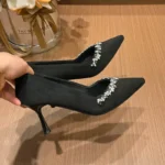 کفش زنانه مخملی نوک‌تیز پاشنه‌بلند - تصویر 4